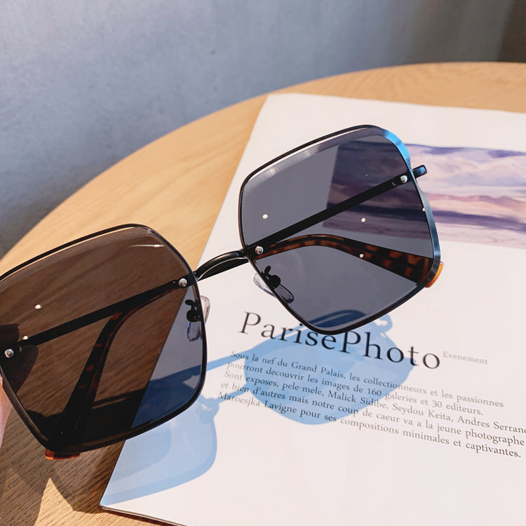 Rimless square sunglasses for women